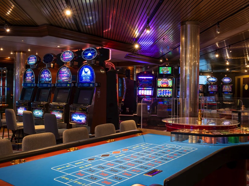 P&O Cruises roulette table